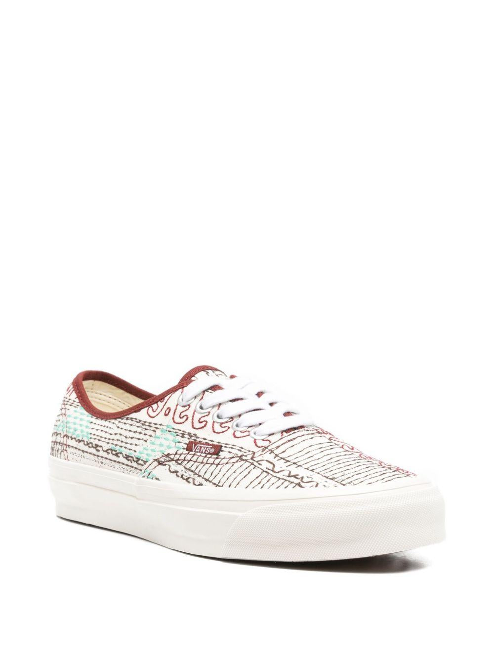 Sneakers LX Authentic 44 Persian Rug in bianco 
