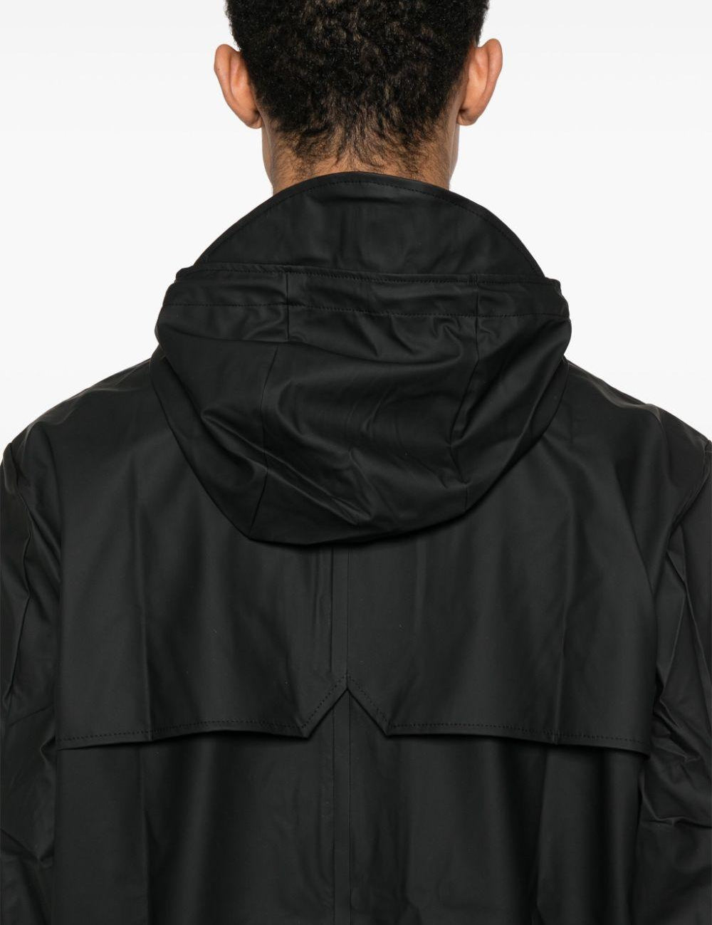 Parka rivestito con cappuccio e coulisse  in nero Rains - uomo 