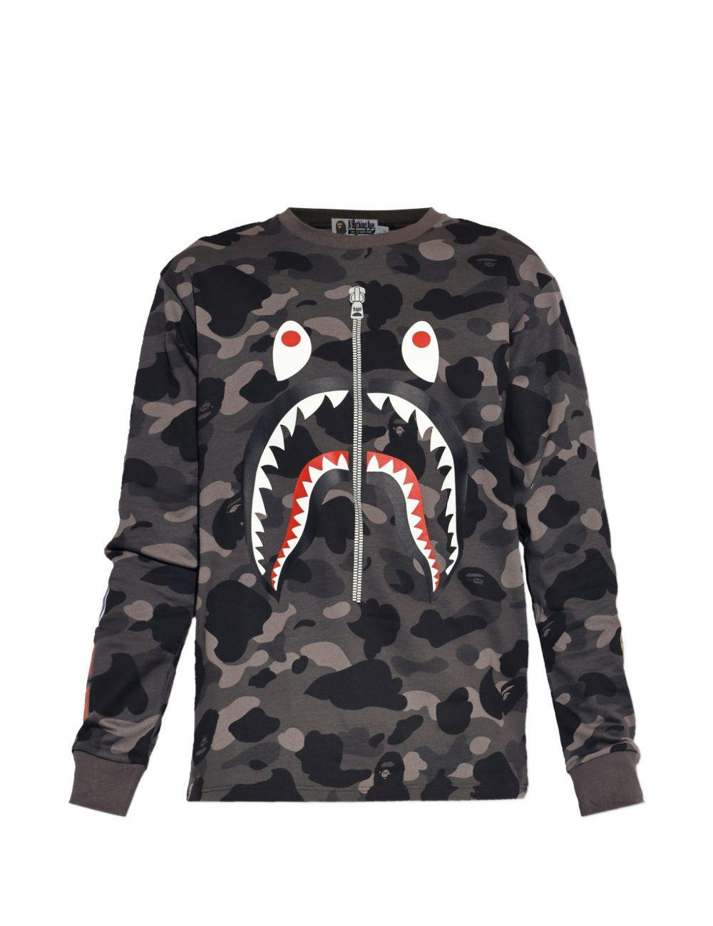 T-shirt con stampa mimetica e dettagli squalo in nero A bathing ape - uomo 