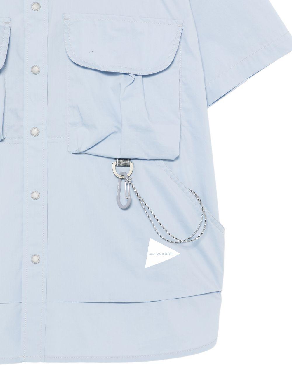 Camicia a maniche corte con tasche in celeste And wander - uomo 