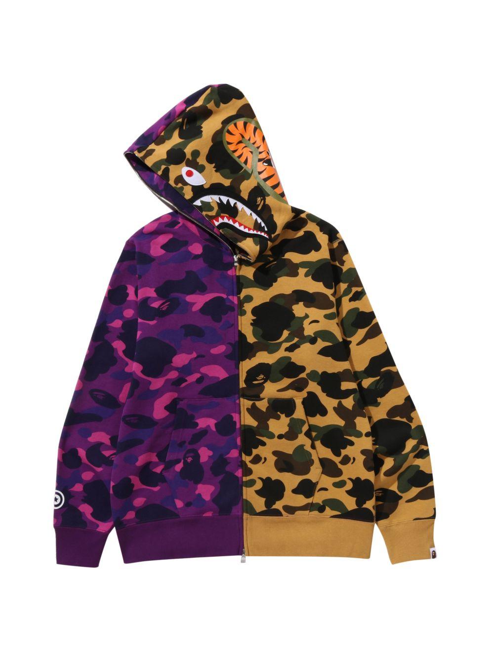 Felpa con zip intera e motivo mimetico con squalo in viola A bathing ape - uomo 