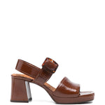 Sandali in pelle lucida con fibbia in marrone Chie mihara - donna 