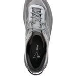Sneakers con lacci in grigio 