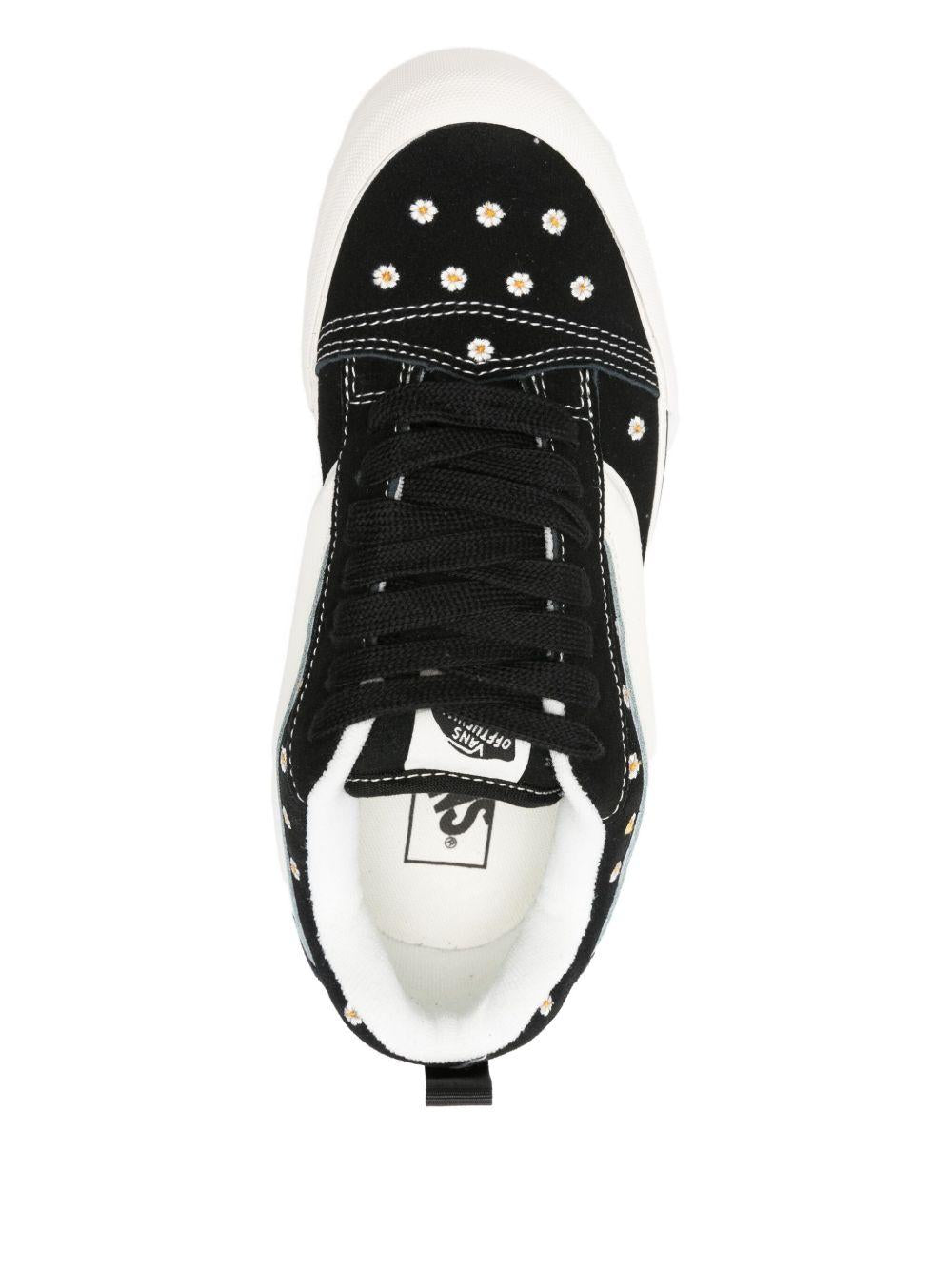 Sneakers knu skool con ricamo a fiori in nero 