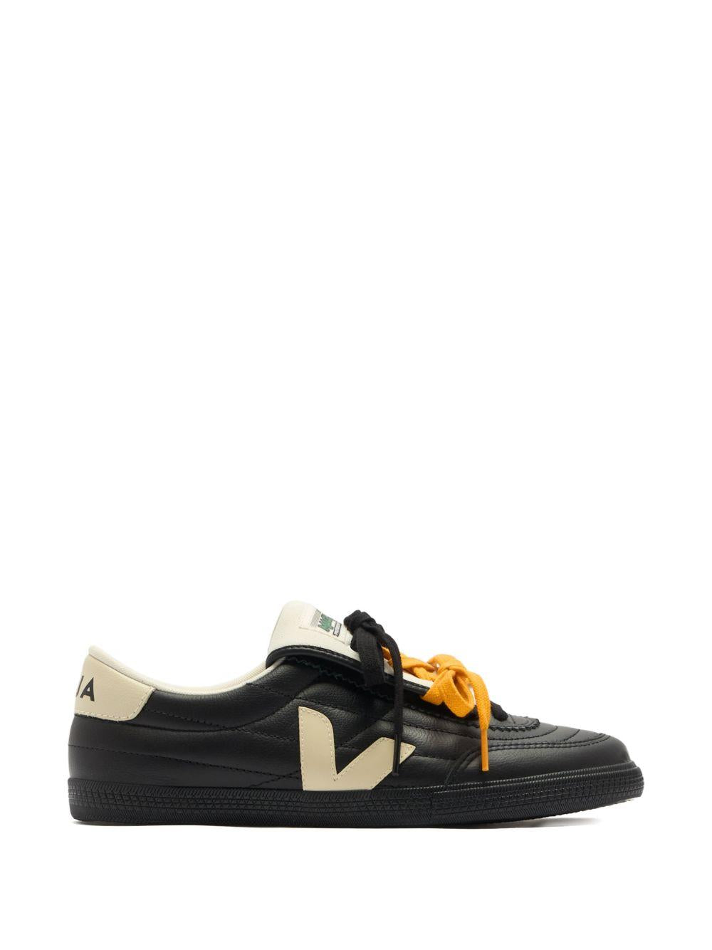 Sneakers con linguetta panenka in nero Veja x magliano - donna 