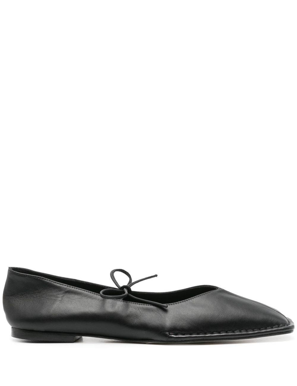 Ballerine Sway con punta quadra in nero 