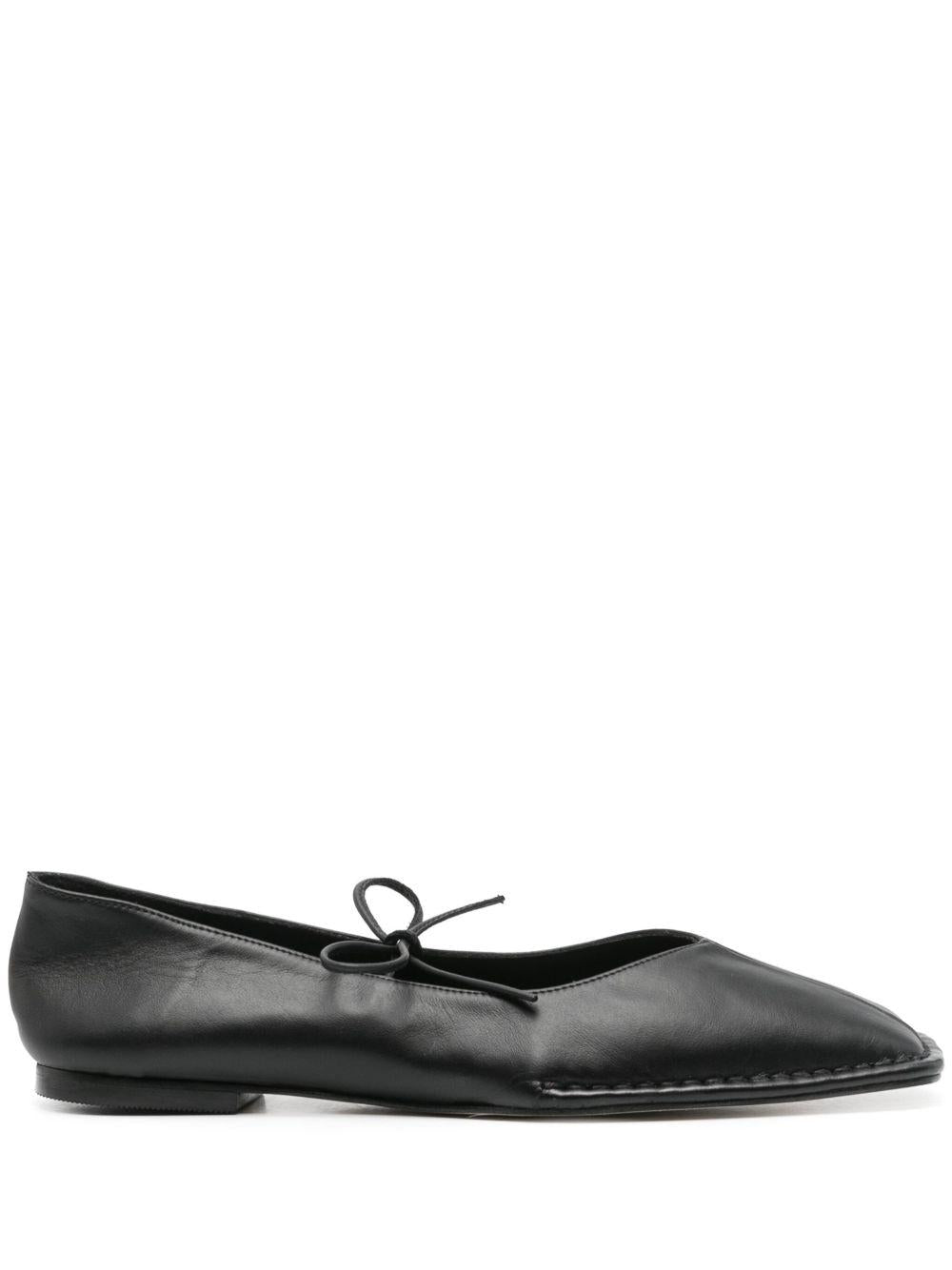 Ballerine Sway con punta quadra in nero 