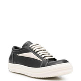 Sneakers basse vintage in pelle in nero 