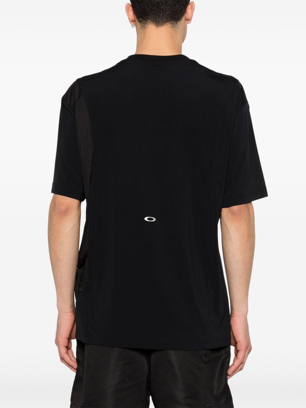 T-shirt con logo e dettaglio in nero Oakley - uomo 