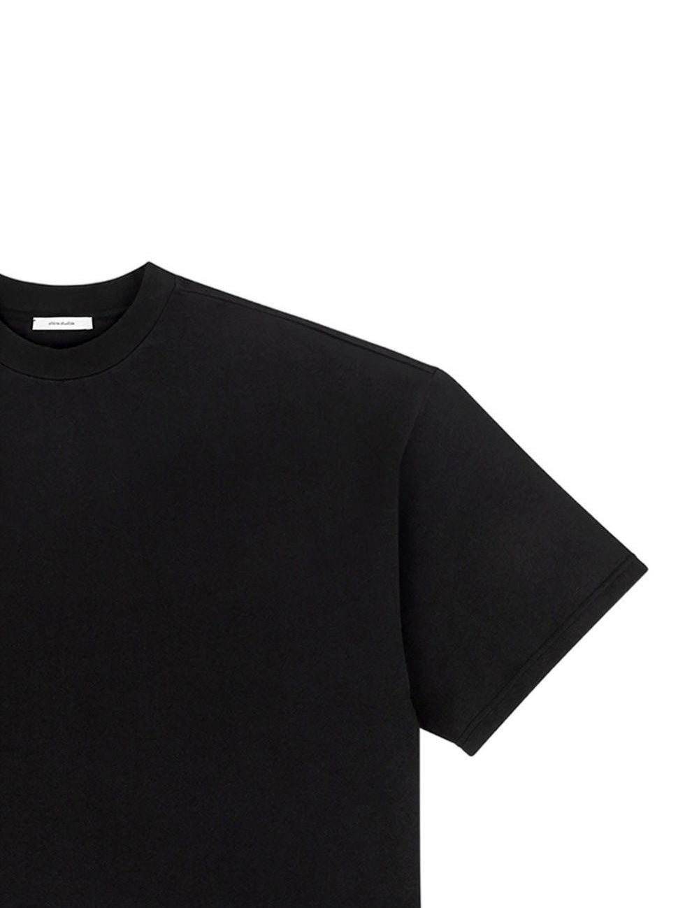 T-shirt squadrata in nero Entire studios - unisex 