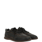 Sneakers in pelle con lacci in nero 