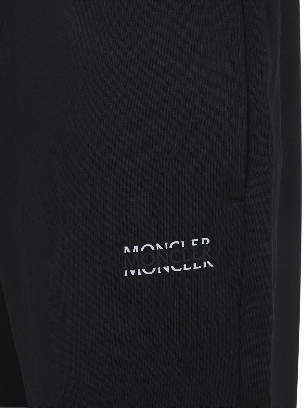Pantaloni sportivi con logo in nero Moncler - uomo 