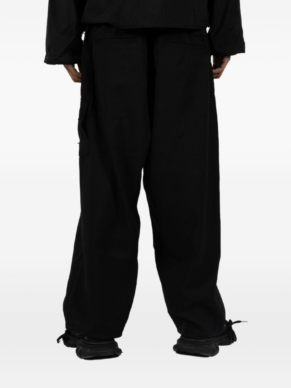 Pantaloni in nero Y-3 - uomo 