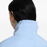 Camicia in popeline a collo alto in celeste 