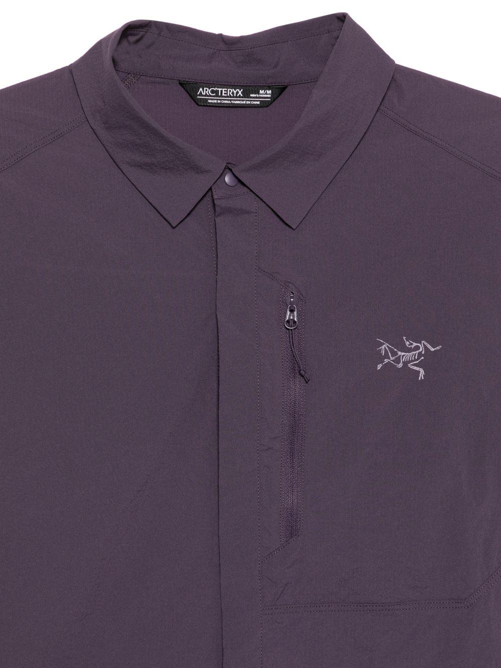 Giacca camicia con tasca con zip e logo ricamato in viola Arc'teryx - uomo 