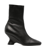 Stivaletti con tacco in pelle in nero 