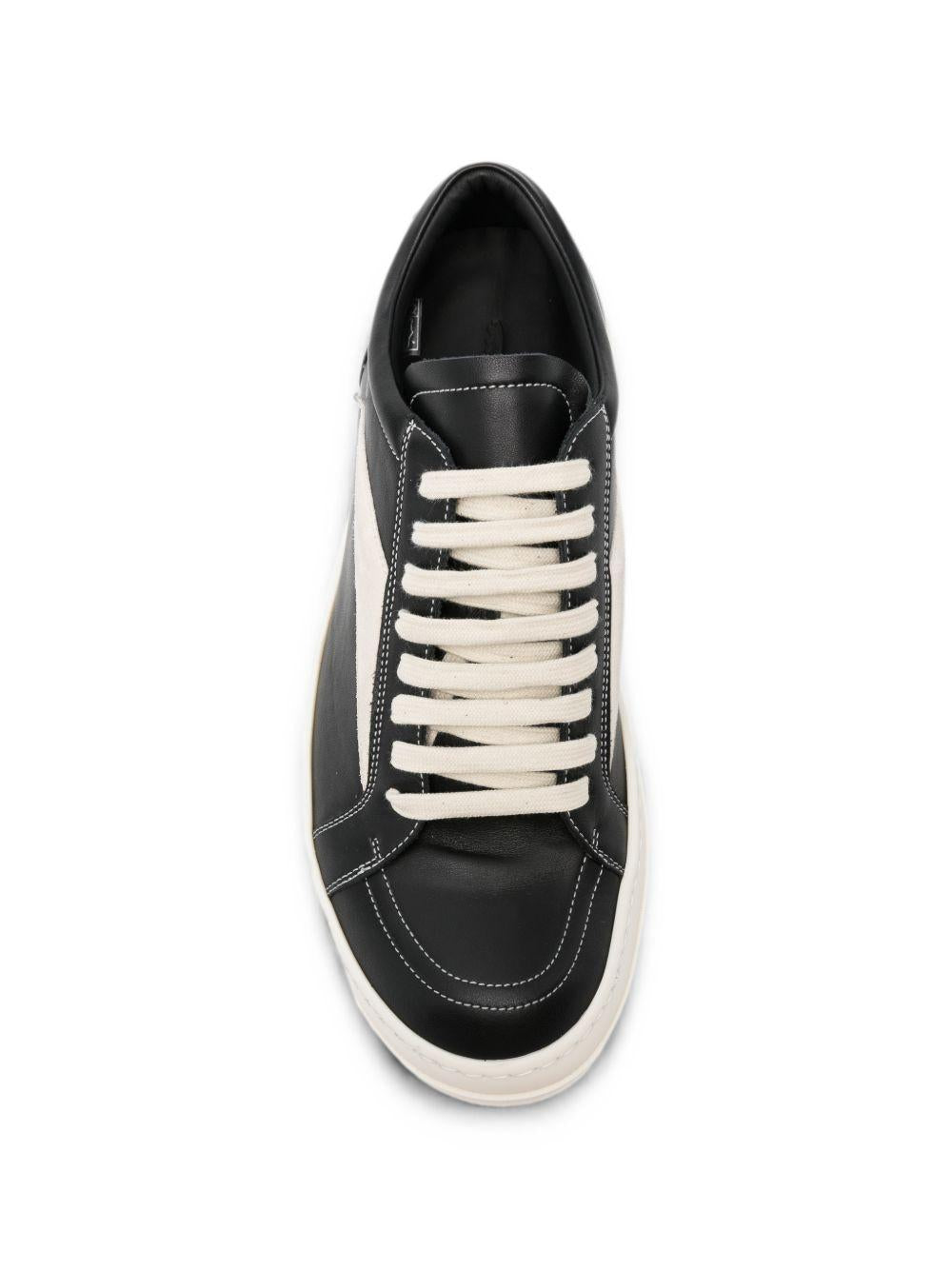 Sneakers basse vintage in pelle in nero 