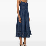 Abito midi in denim ricamato Mahon in blu 