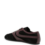 Sneakers in pelle con design a pannelli in nero 