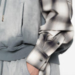 Felpa con maniche a quadri in grigio Feng chen wang - uomo 