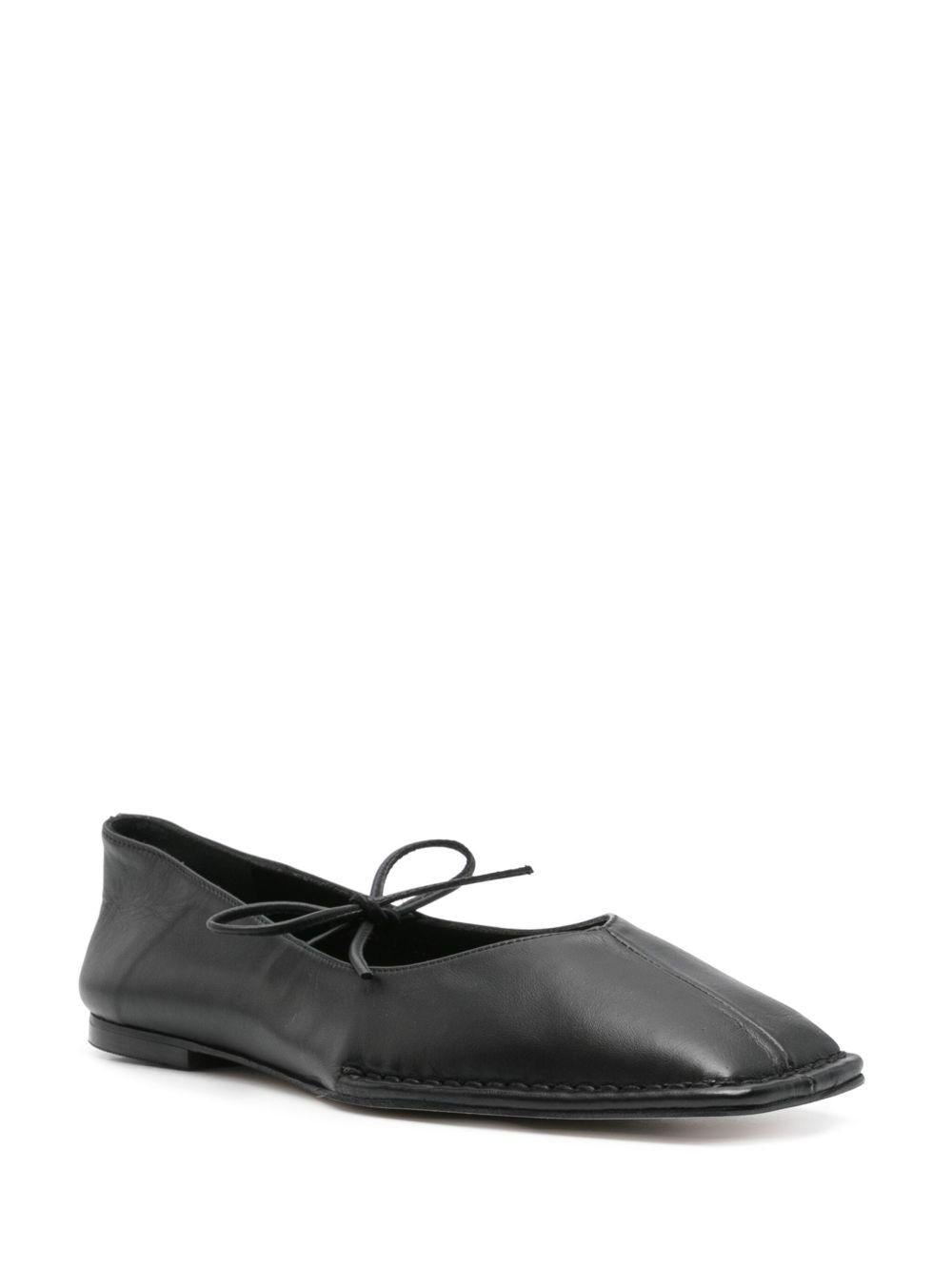 Ballerine Sway con punta quadra in nero 