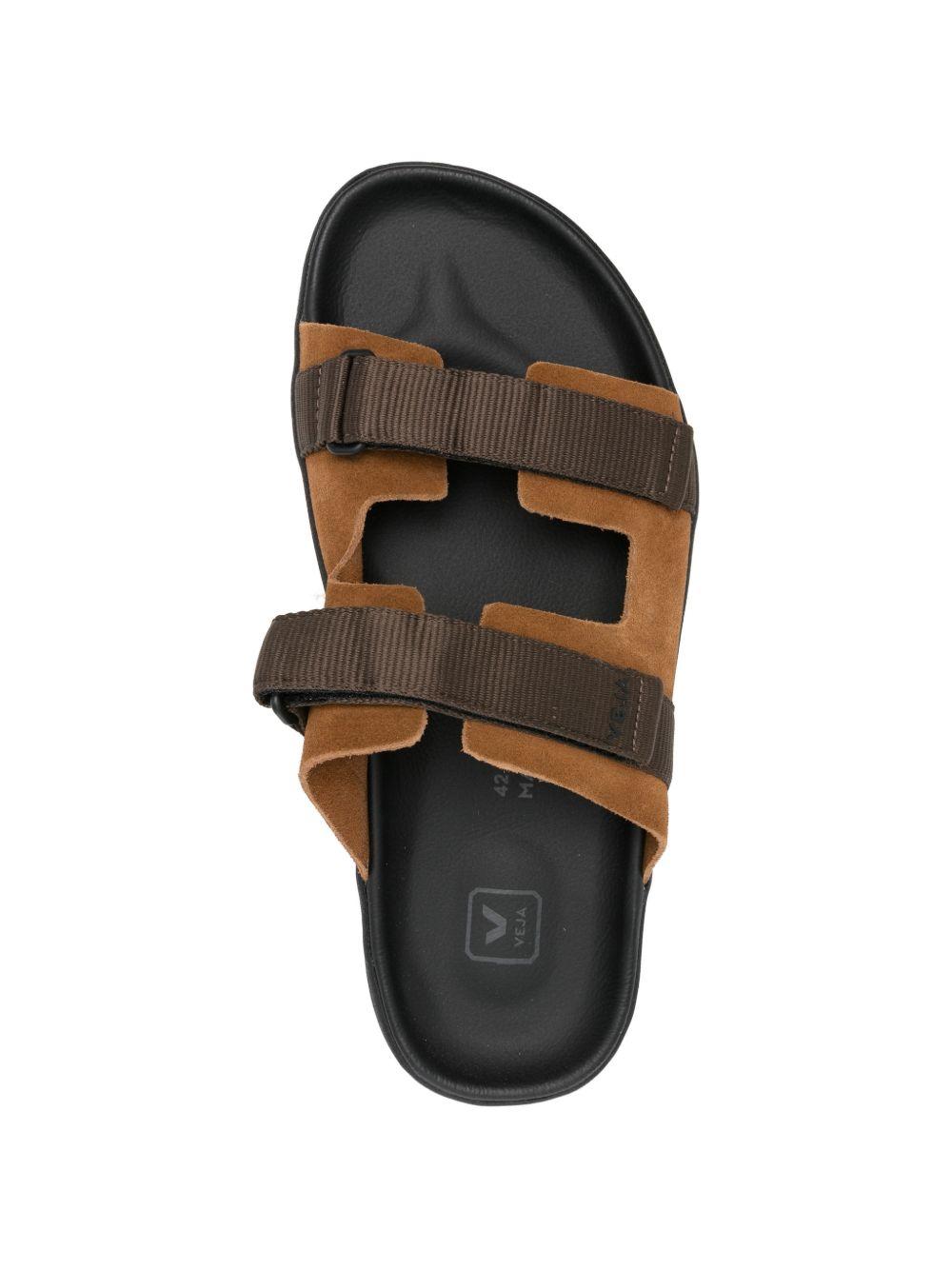 Ciabatte con cinturino touch-strap in marrone Veja - uomo 