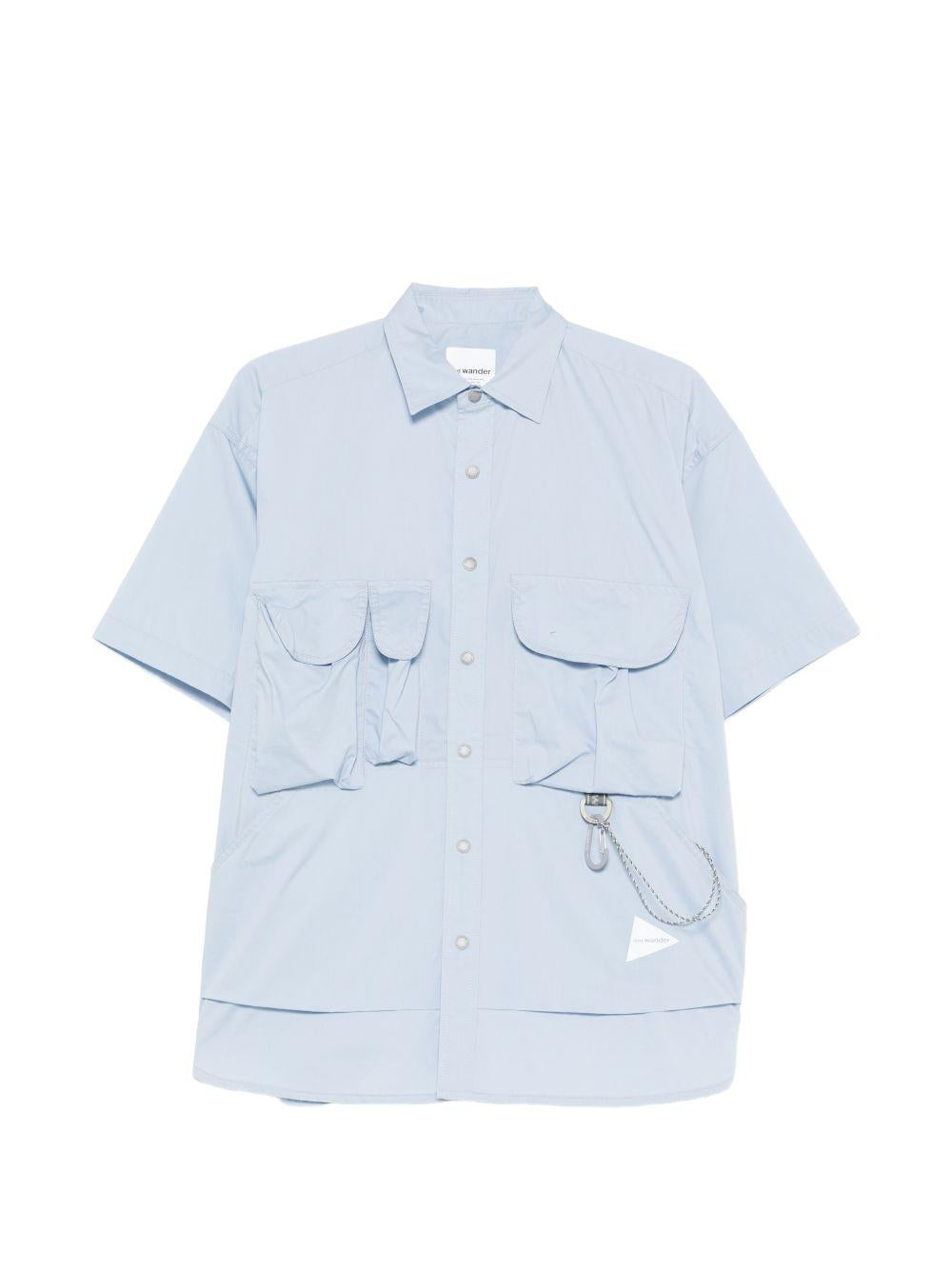Camicia a maniche corte con tasche in celeste And wander - uomo 