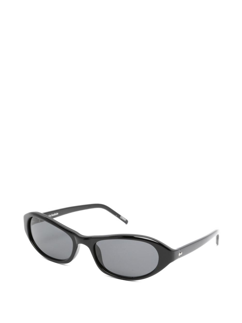 Occhiali da sole aria con montatura ovale in nero Chimi - unisex 