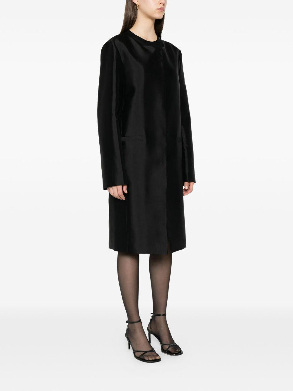 Cappotto senza colleto in seta in nero Toteme - donna 