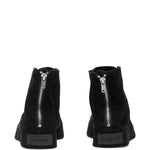 Sneakers con lacci e zip in nero 