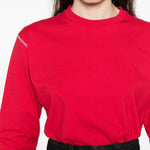 T-shirt a manica corta con impunture in rosso Gr10k - donna 