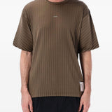 T-shirt AuraLite™ plissettata in verde Satisfy - unisex 