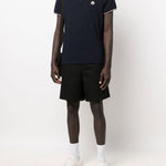 Polo con applicazione logo in blu Moncler - uomo 