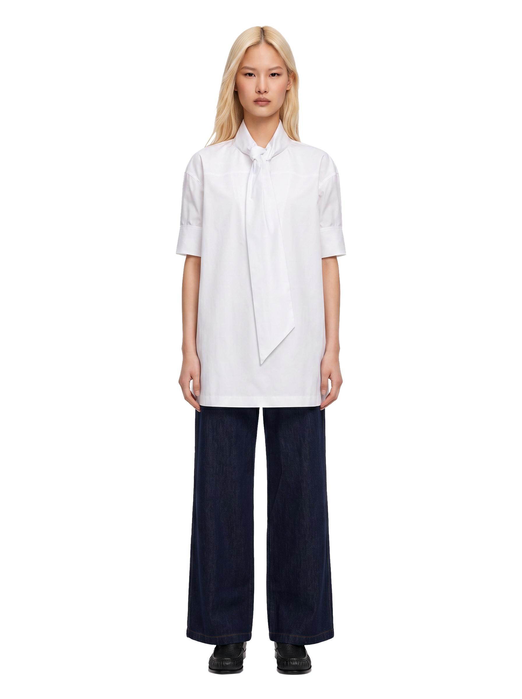 Camicia oversize con fiocco in bianco 