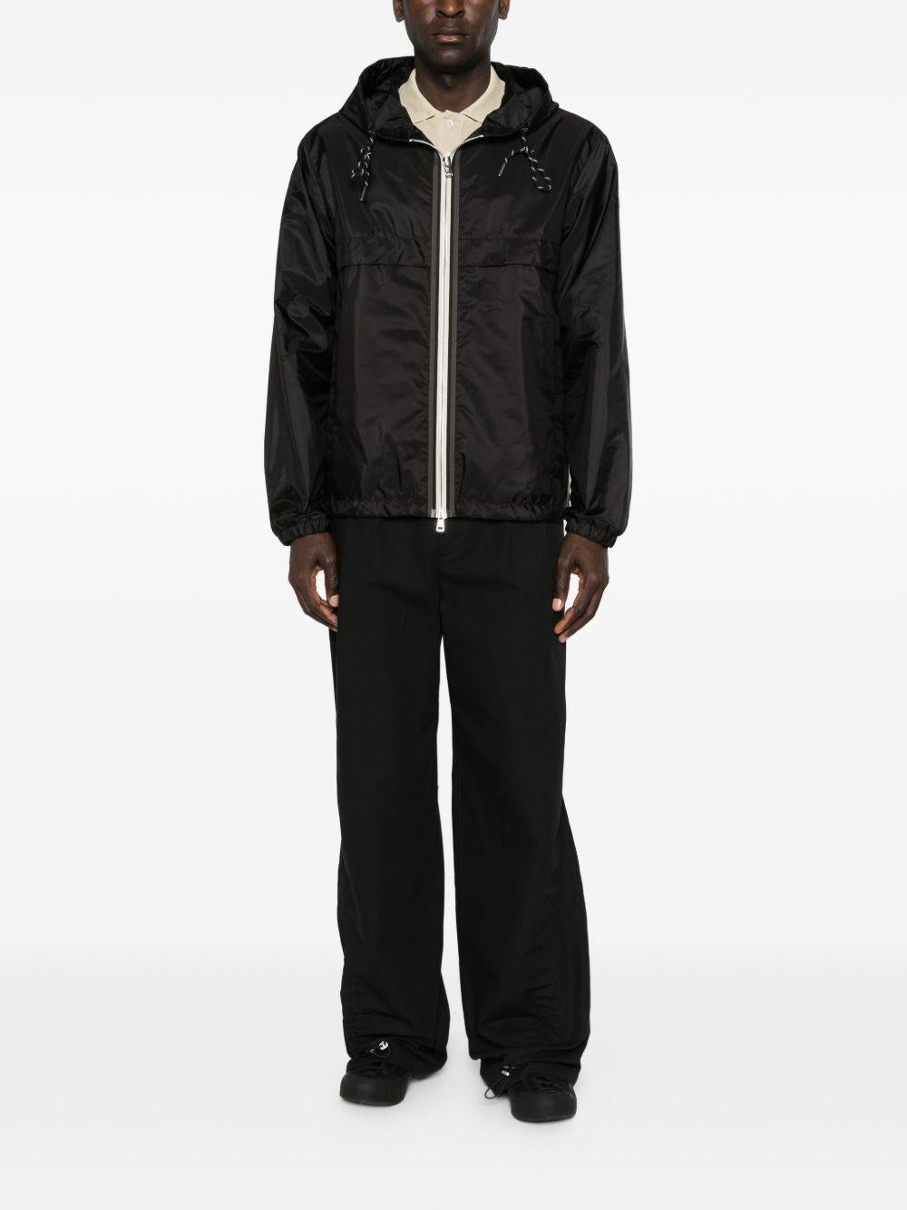 Giacca a vento Nidge con cappuccio in nero Moncler - uomo 