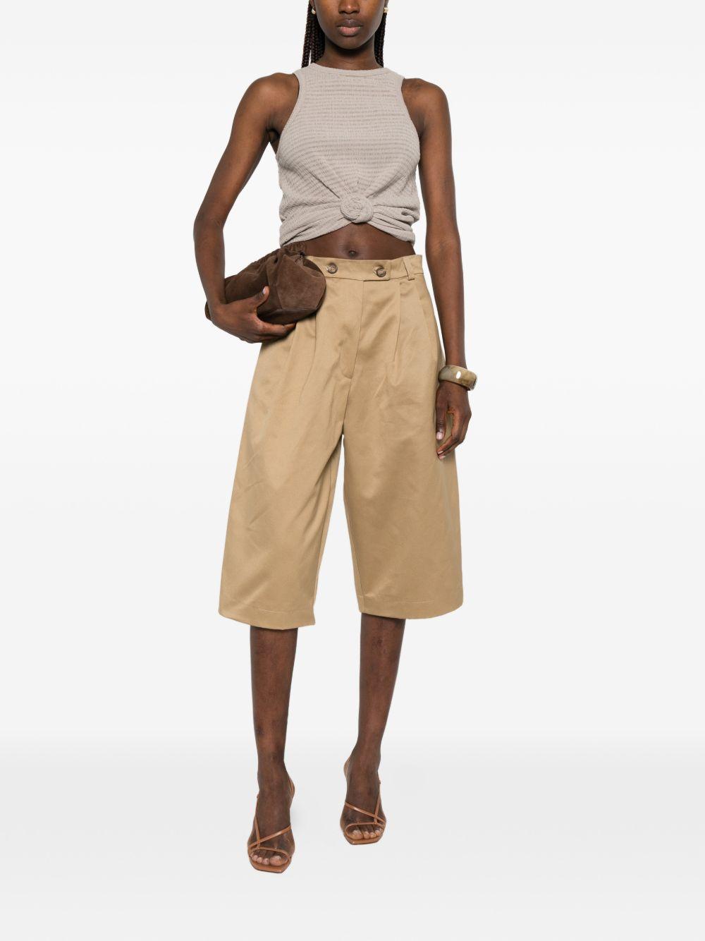 Pantaloncini con pieghe in beige Batakovic - donna 