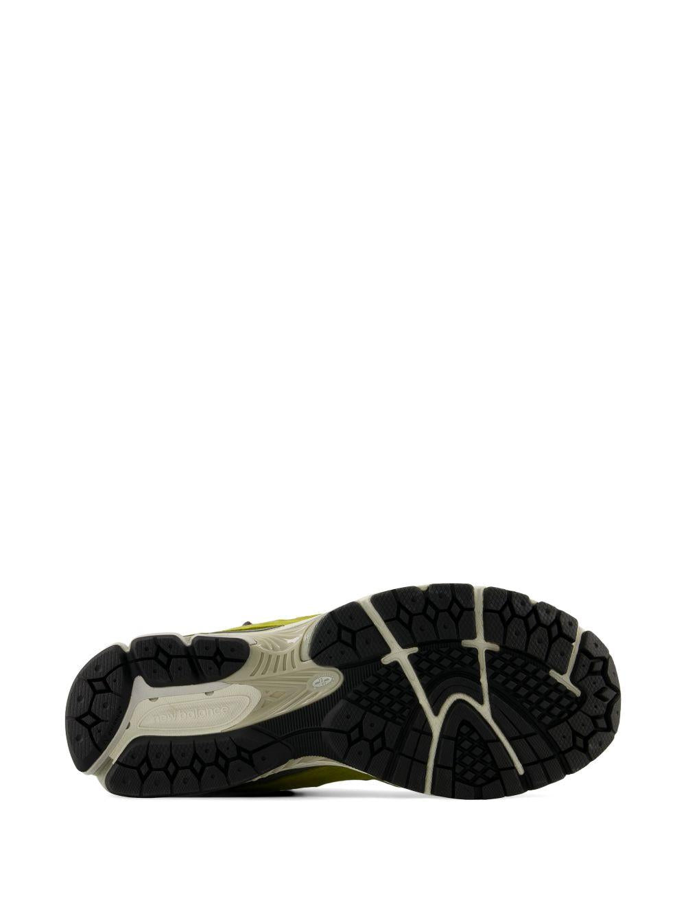 Sneakers 2002R in verde e grigio New balance - unisex 