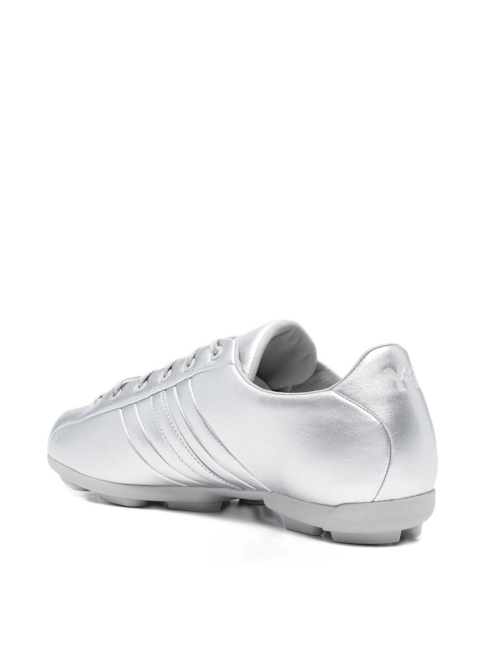 Sneakers con dettaglio a tre righe in bianco Y-3 - uomo 