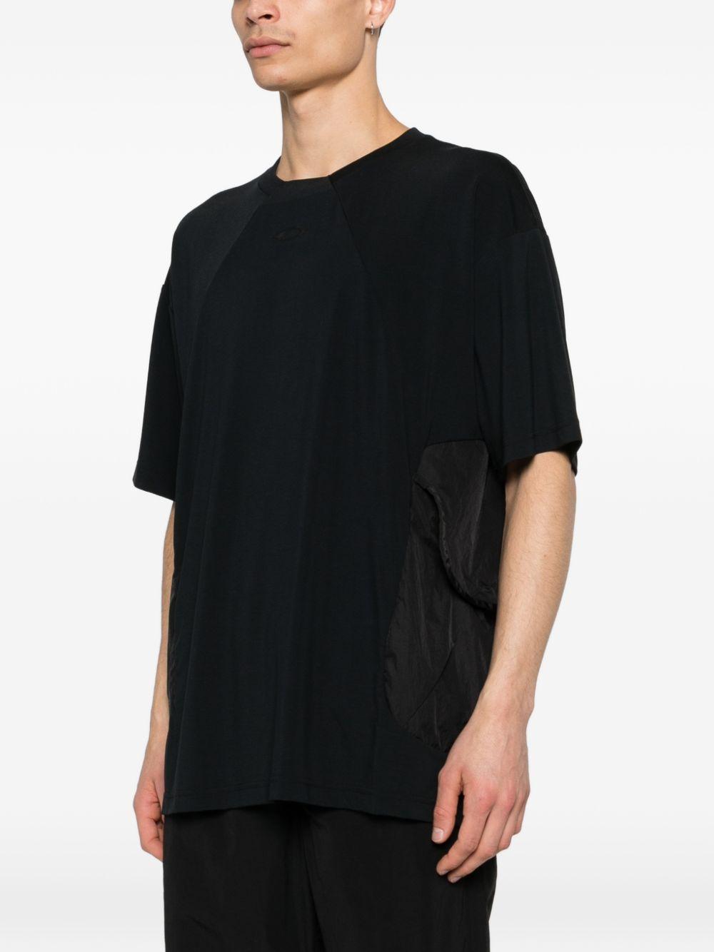 T-shirt con logo e dettaglio in nero Oakley - uomo 