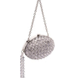 Clutch in raso con crisalli color argento 