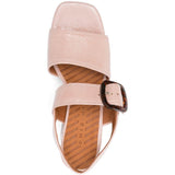 Sandali in pelle lucida con fibbia in rosa Chie mihara - donna 