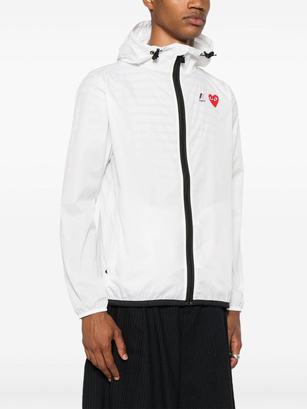 Impermeabile con cappuccio e logo in bianco Comme des garcons play x k-way - unisex 
