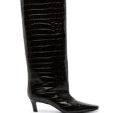 Stivali goffrati con effetto coccodrillo in marrone Toteme - donna 