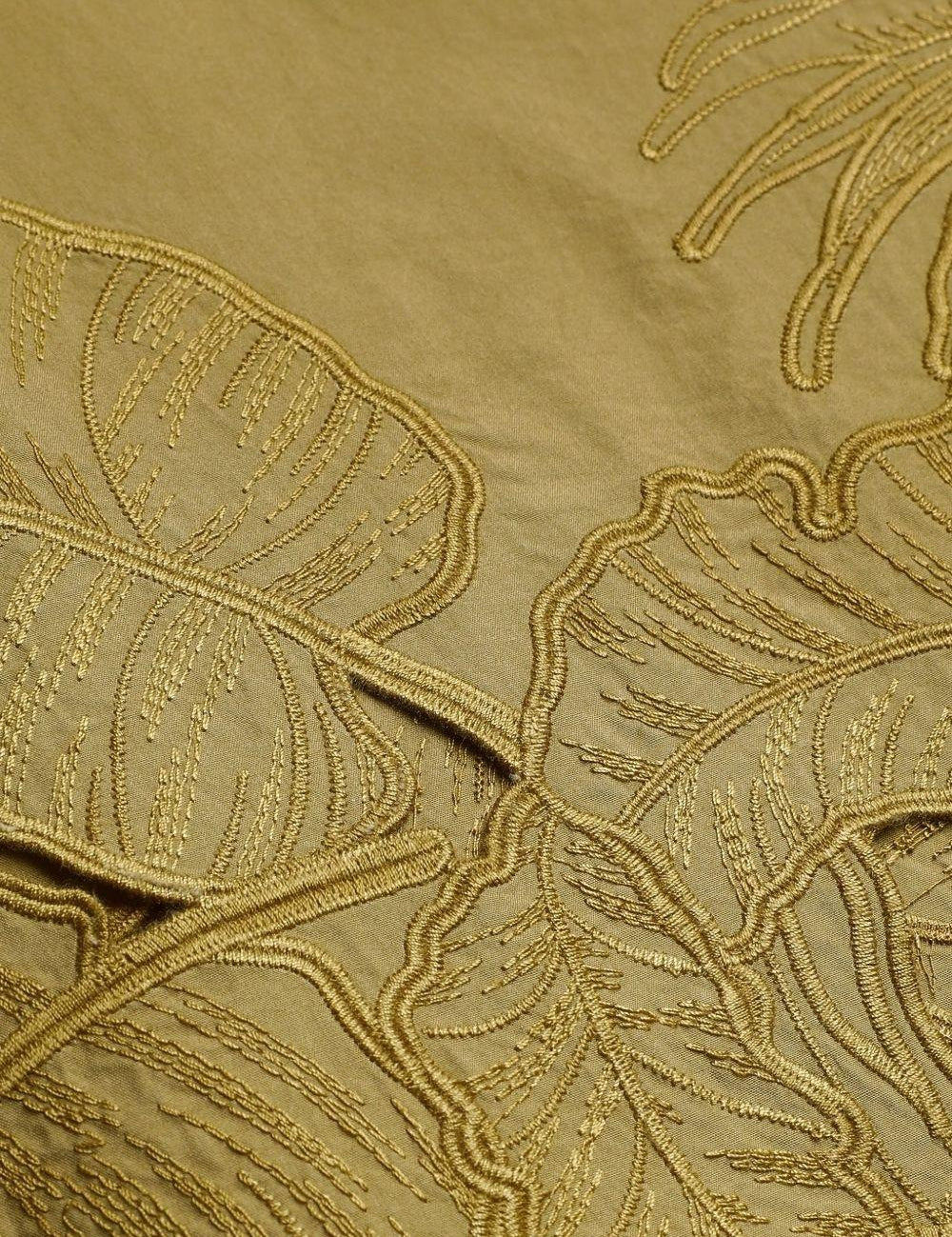 Pantaloni con ricamo mahon in verde 