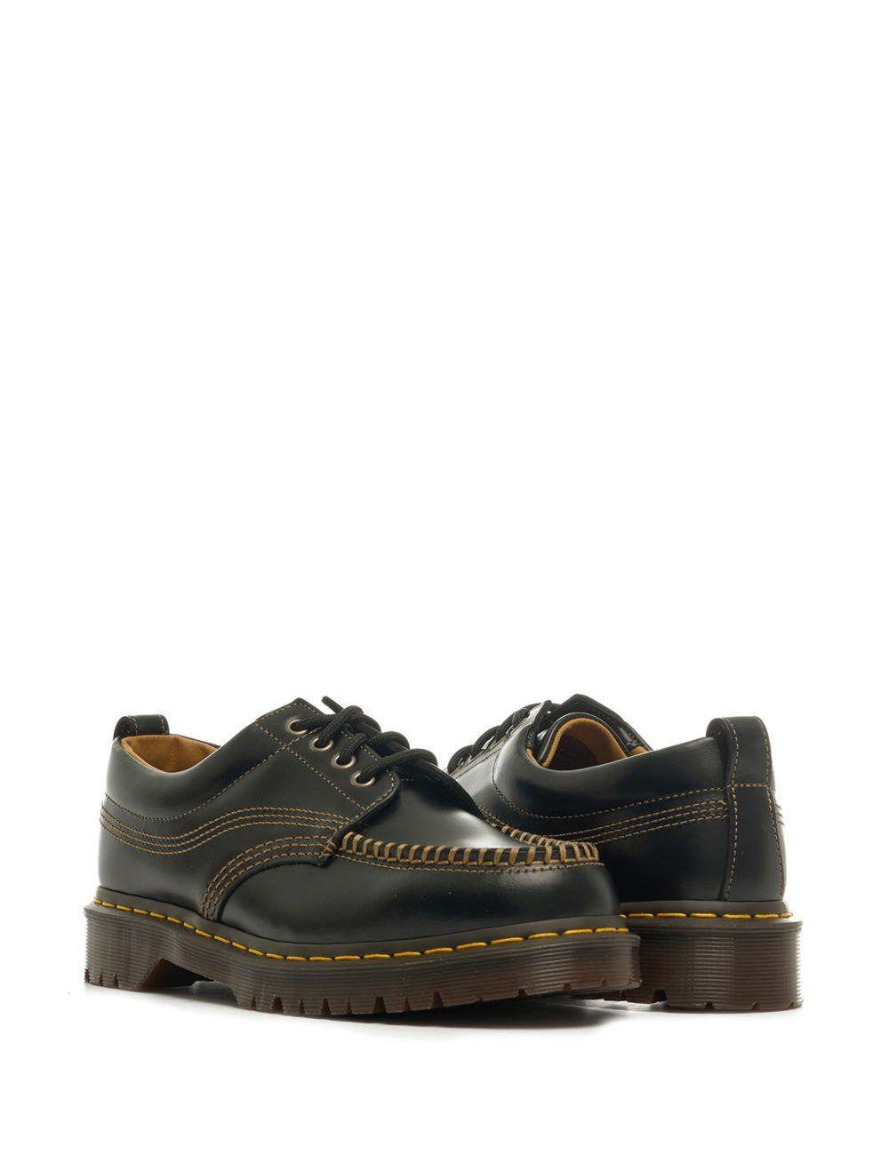 Derby Lowell in nero Dr. Martens - uomo 