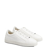 Sneakers basse in pelle scamosciata in bianco 