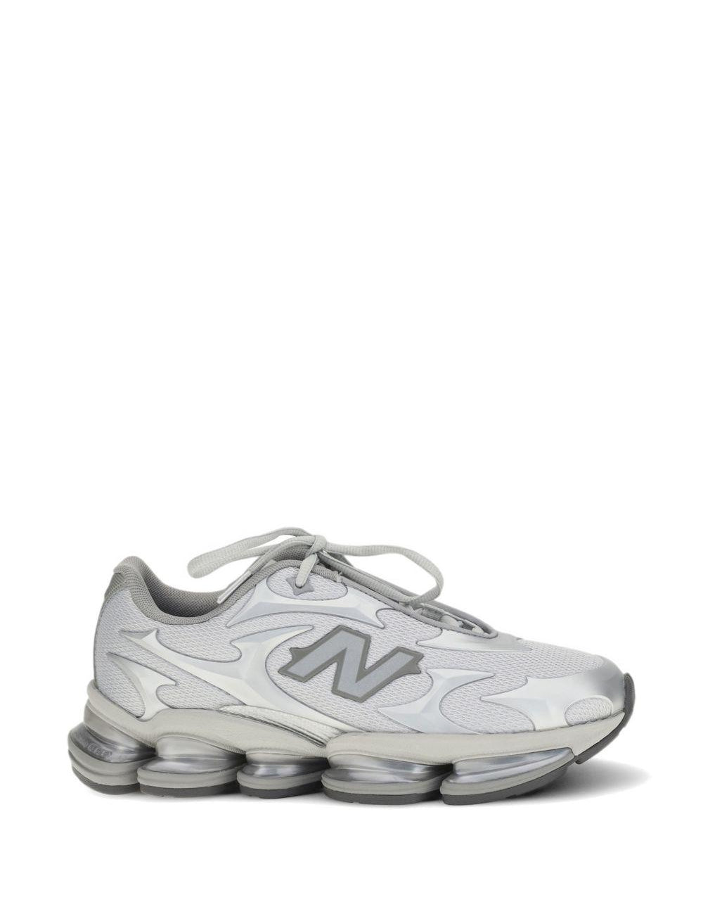 Sneakers 2000 in argento new balance - unisex 