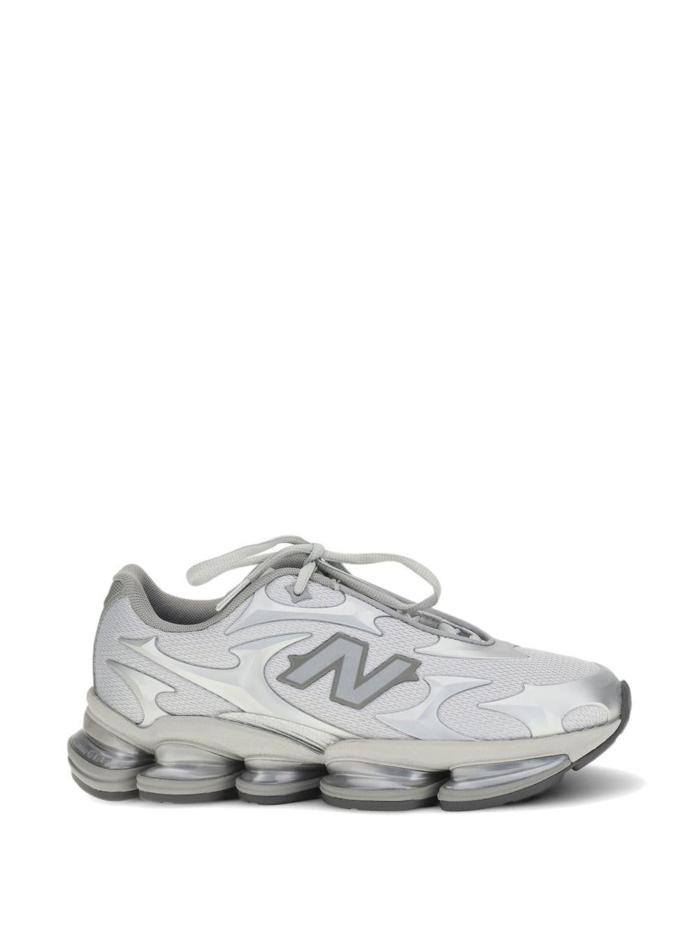 Sneakers 2000 in argento new balance - unisex 