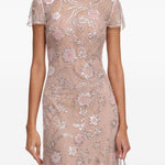 Abito midi con stampa floreale e decorazioni di paillettes in rosa 