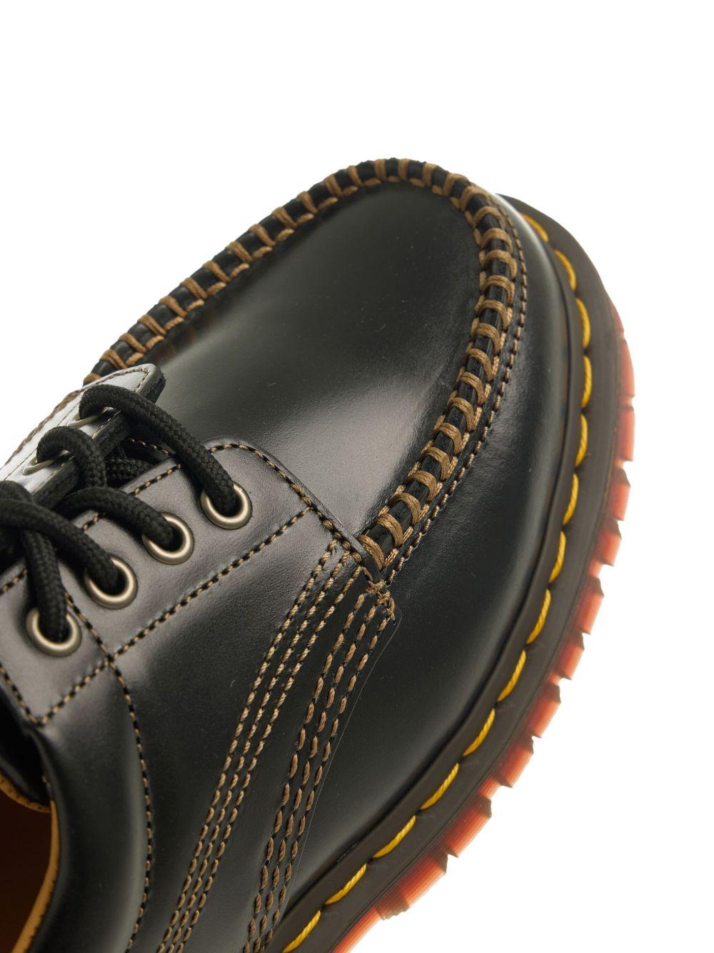 Derby Lowell in nero Dr. Martens - uomo 